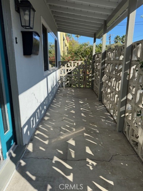 Detail Gallery Image 3 of 30 For 2707 Locksley Pl, Silver Lake Los Angeles,  CA 90039 - 3 Beds | 2 Baths