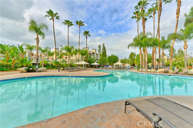 Detail Gallery Image 14 of 26 For 21500 Burbank Bld #107,  Woodland Hills,  CA 91367 - 1 Beds | 1 Baths