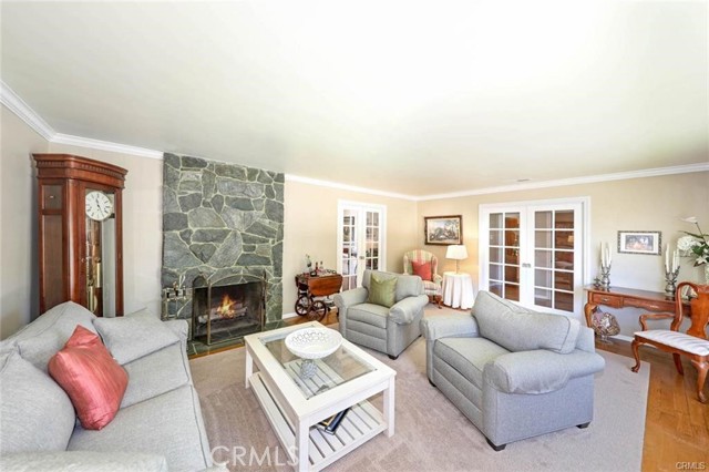 117 Catherine Park Drive, Glendora CA: https://media.crmls.org/medias/dd8aaa77-ac52-4cdf-a1f3-d3ff539c864d.jpg