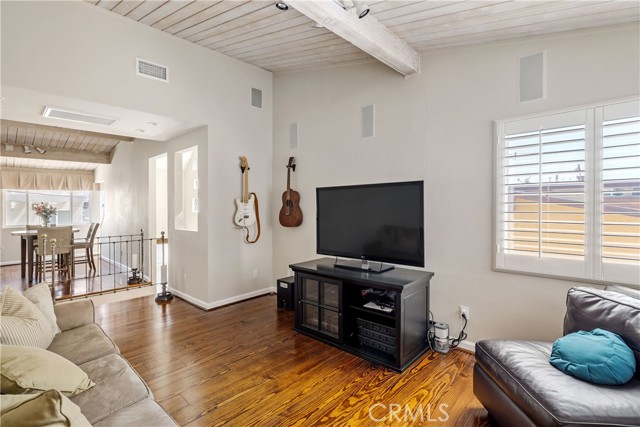 319 26th Place, Manhattan Beach, California 90266, 3 Bedrooms Bedrooms, ,2 BathroomsBathrooms,Residential,Sold,26th,SB22115573