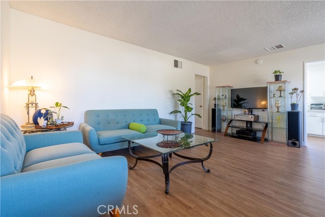 Detail Gallery Image 4 of 32 For 39543 Armfield Ave, Palmdale,  CA 93551 - 3 Beds | 2 Baths