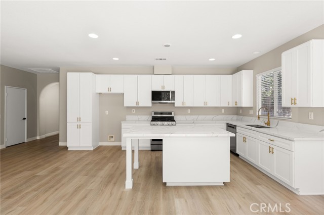Detail Gallery Image 17 of 49 For 32106 Poppy Way, Lake Elsinore,  CA 92532 - 3 Beds | 2 Baths