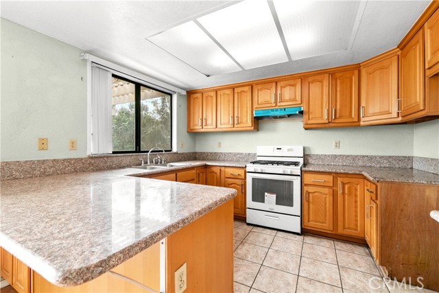 Detail Gallery Image 9 of 21 For 1126 Pebblewood, Diamond Bar,  CA 91765 - 4 Beds | 2/1 Baths