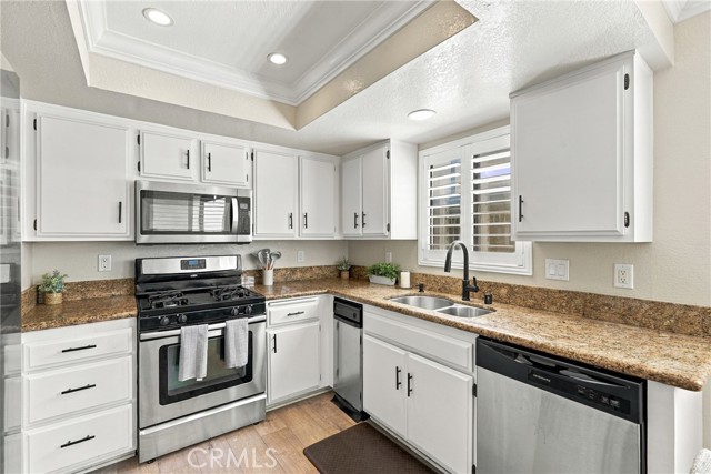 14927 Condon Avenue, 9 photo 7