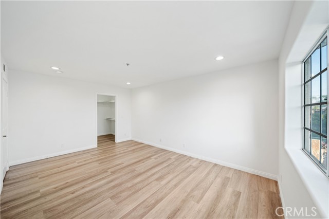 900 Arcadia Avenue, Arcadia CA: https://media.crmls.org/medias/dd8c0a99-bd24-45ee-85be-78f6b1ddb315.jpg