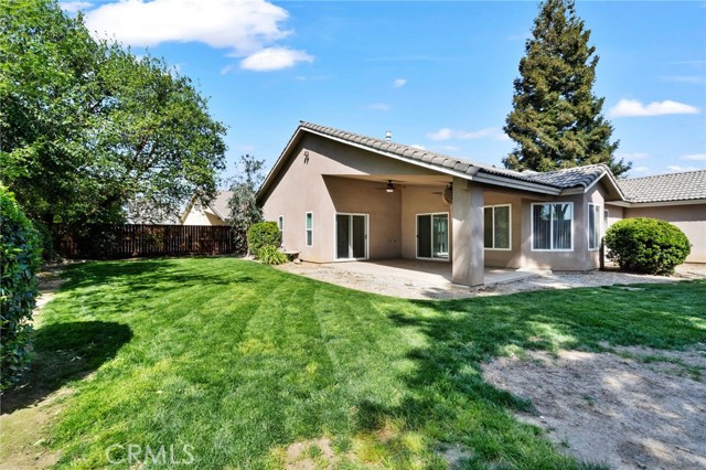 122 East, Madera CA: https://media.crmls.org/medias/dd8c206a-8d2f-469c-aeec-013be0250e11.jpg