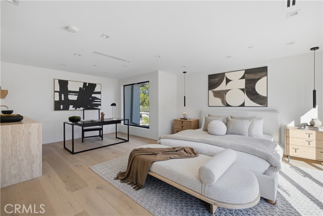 22518 Burbank photo 33
