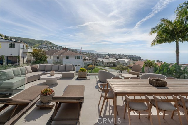 Detail Gallery Image 4 of 22 For 998 Emerald Bay, Laguna Beach,  CA 92651 - 4 Beds | 4/1 Baths