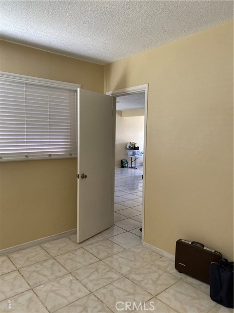 4856 Santa Ana Street, Cudahy CA: https://media.crmls.org/medias/dd8d2b43-f37d-4258-a476-35ecc61f3405.jpg