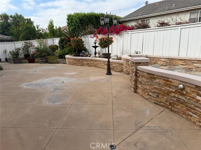 28 Calais, Irvine CA: https://media.crmls.org/medias/dd8d4a32-f08c-4407-9480-0a77c8ad345f.jpg