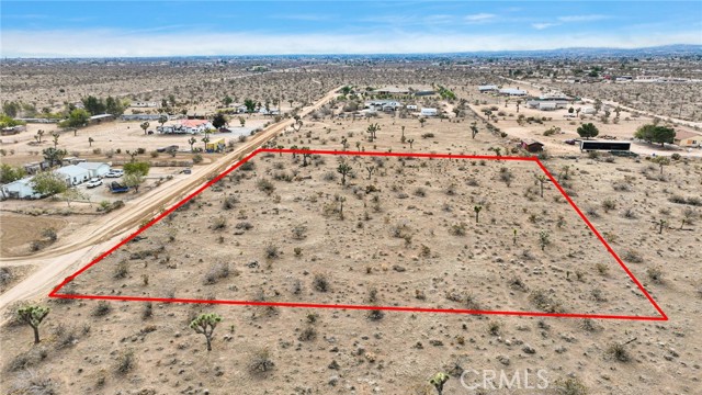 Detail Gallery Image 5 of 11 For 12432 La Mirada Rd, Phelan,  CA 92371 - – Beds | – Baths