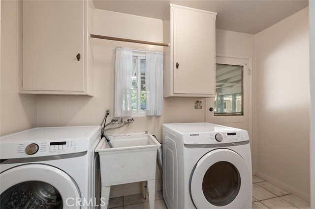 451 W FOOTHILL Boulevard, Arcadia CA: https://media.crmls.org/medias/dd8db162-abde-4ad2-b00d-e07111f0ba55.jpg