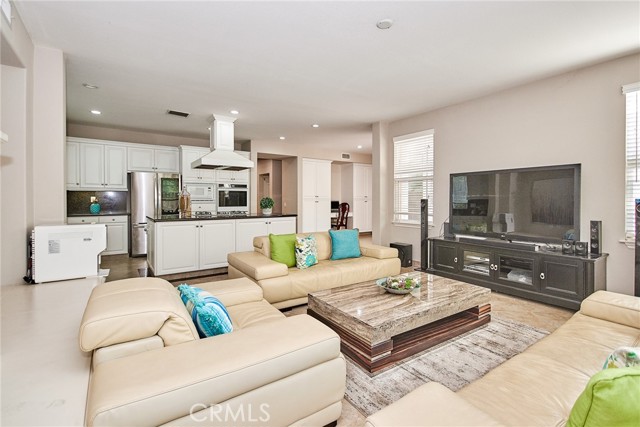 Detail Gallery Image 3 of 7 For 2951 Hawks Pointe Ct, Fullerton,  CA 92833 - 4 Beds | 4 Baths