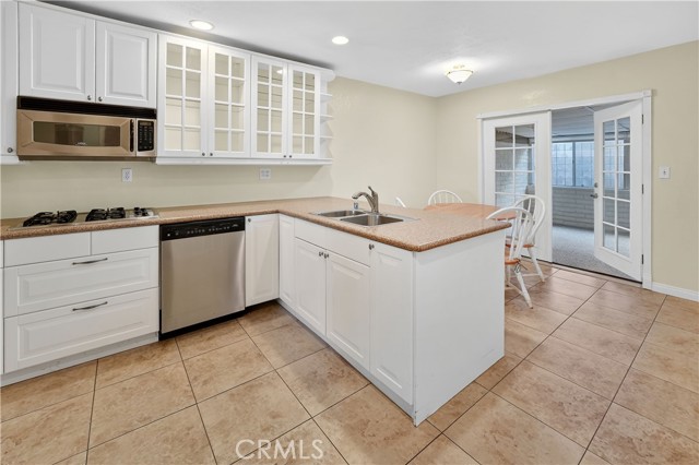 Detail Gallery Image 8 of 32 For 19322 Flowers Ct, Newhall,  CA 91321 - 2 Beds | 2 Baths