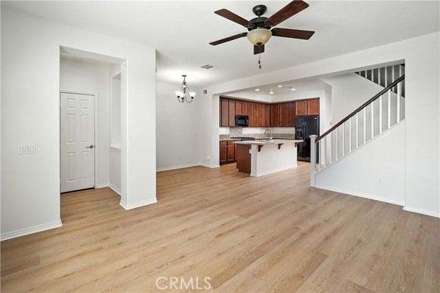 Detail Gallery Image 9 of 52 For 28648 Pietro Dr, Valencia,  CA 91354 - 3 Beds | 3 Baths