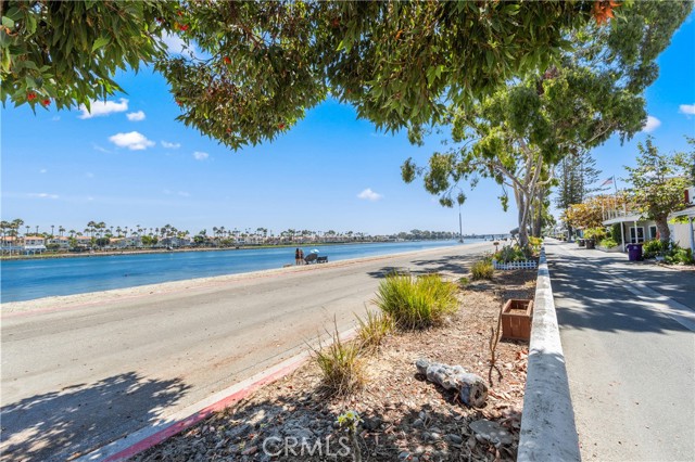 5309 E Appian Way, Long Beach CA: https://media.crmls.org/medias/dd91171d-982e-4529-b75f-54e95bfcf057.jpg