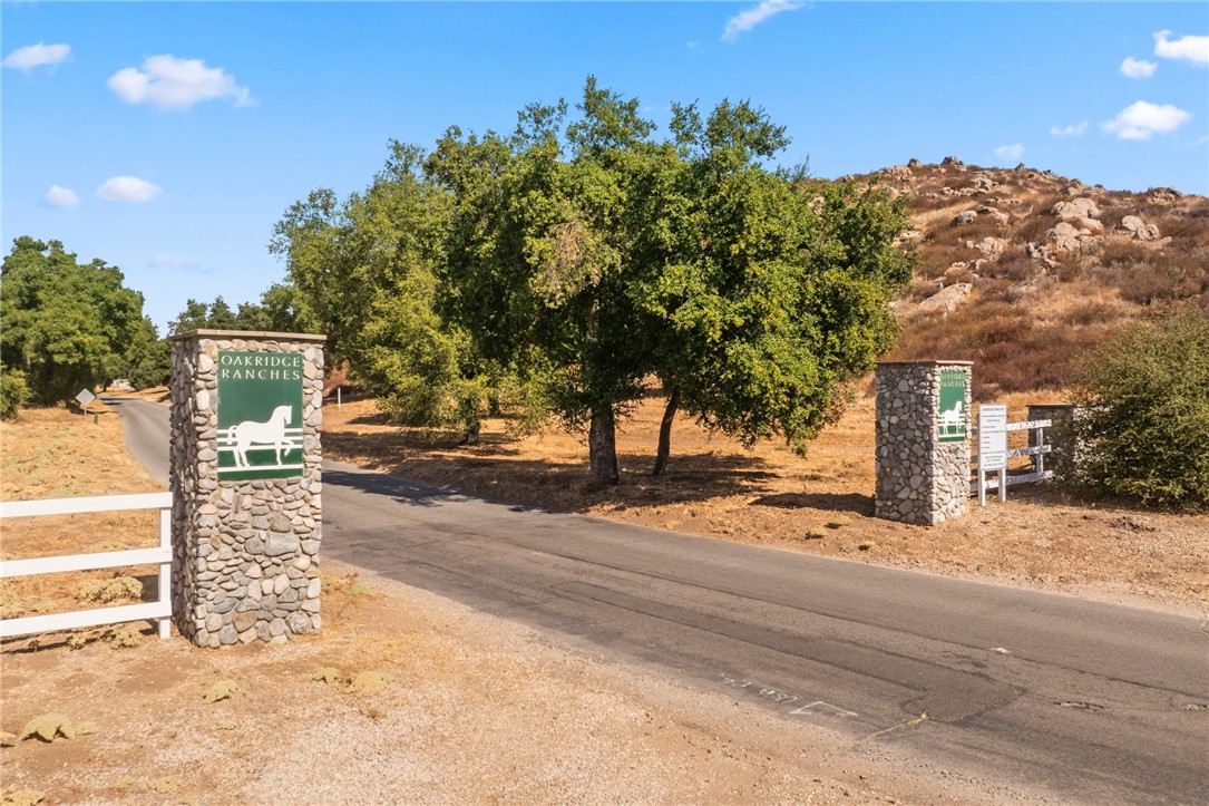 Detail Gallery Image 4 of 74 For 45300 De Portola Road, Temecula,  CA 92592 - 4 Beds | 3/1 Baths