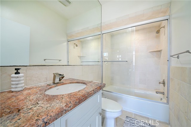 Detail Gallery Image 30 of 44 For 3952 Oakfield Dr, Sherman Oaks,  CA 91423 - 5 Beds | 4/1 Baths