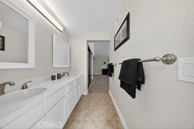 Detail Gallery Image 36 of 44 For 26 Claret #40,  Irvine,  CA 92614 - 2 Beds | 1/1 Baths