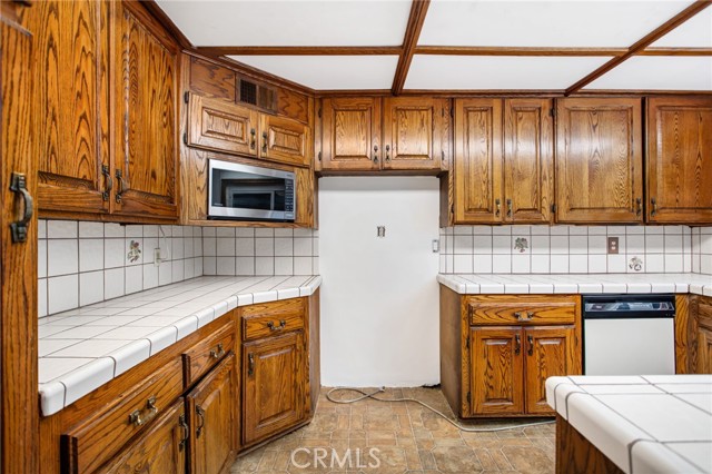 645 S Archer Street, Anaheim CA: https://media.crmls.org/medias/dd9662fe-bed1-40ac-9ccd-bf57cde542b7.jpg