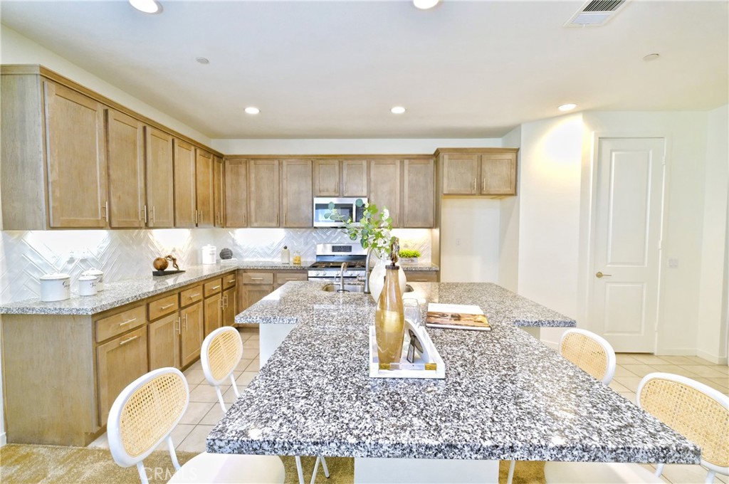 MLS #WS25176152 img 5