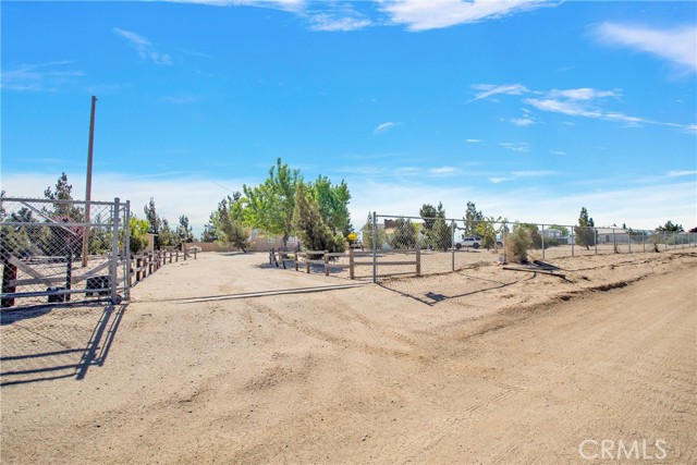 Image 2 for 9515 Middleton Rd, Phelan, CA 92371