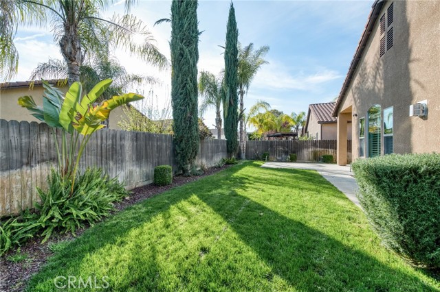 Detail Gallery Image 7 of 44 For 1563 E via Mirasol, Fresno,  CA 93730 - 4 Beds | 3 Baths