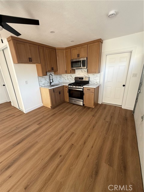 Detail Gallery Image 19 of 27 For 13508 Benfield, Norwalk,  CA 90650 - 4 Beds | 3 Baths