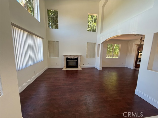 11737 Lois Court, Granada Hills CA: https://media.crmls.org/medias/dd97f327-5d52-4719-aa01-96171cb58439.jpg