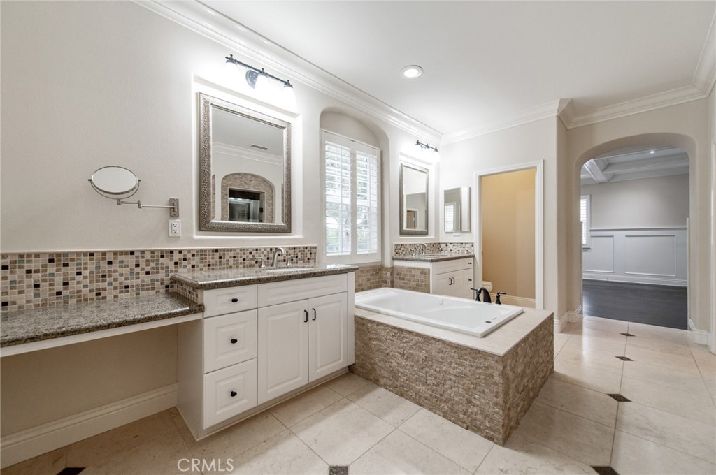 MLS #OC25261172 image #18