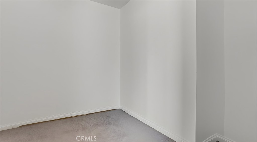 https://media.crmls.org/medias/dd98d9d4-ac21-49a0-9b7f-847c02e0dbba.jpg?preset=X-Large