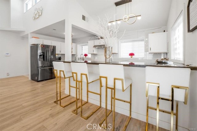 9739 Hillhaven Avenue, Tujunga CA: https://media.crmls.org/medias/dd98ef96-8e56-4e15-abb5-aa259969bb86.jpg