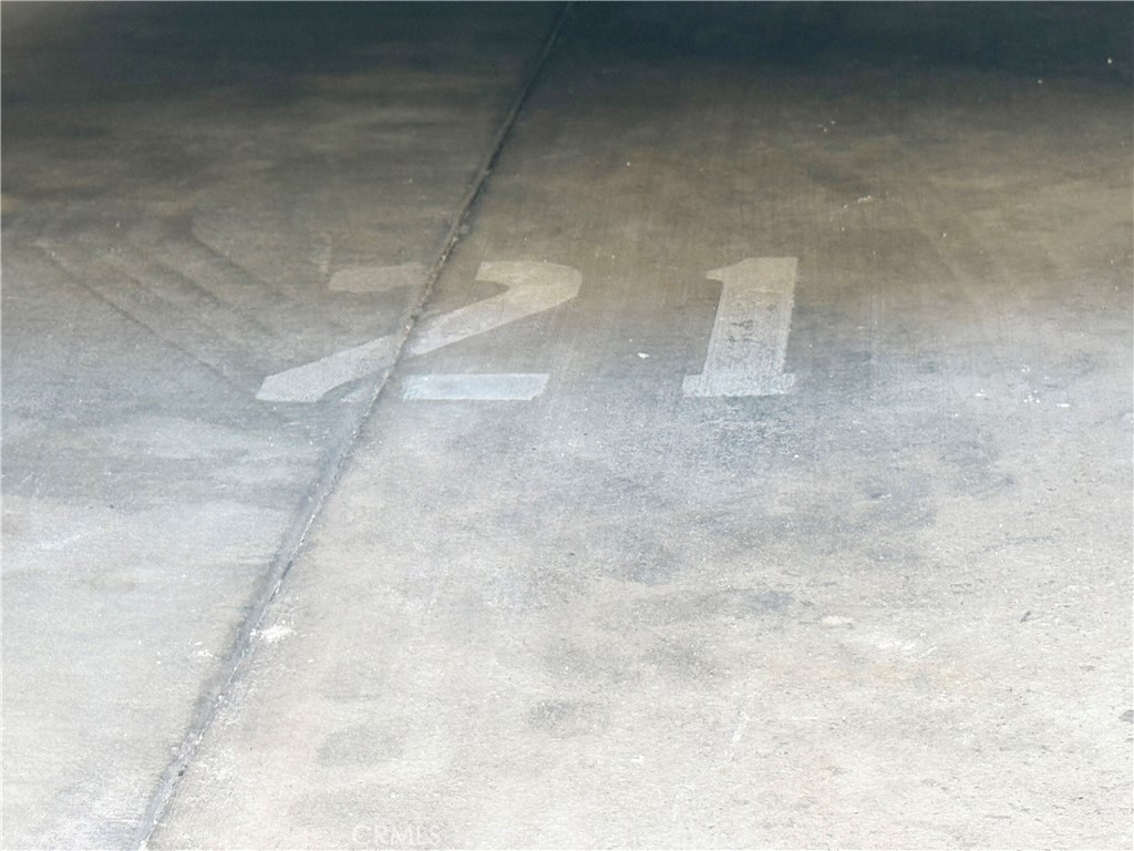 https://media.crmls.org/medias/dd99634f-39ea-4e4e-9900-10e27b08a924.jpg?preset=X-Large
