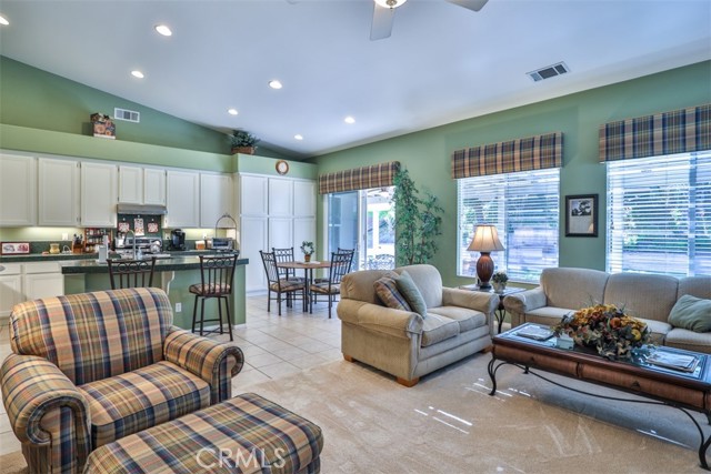 Detail Gallery Image 11 of 52 For 930 Mccall, Corona,  CA 92881 - 4 Beds | 2 Baths