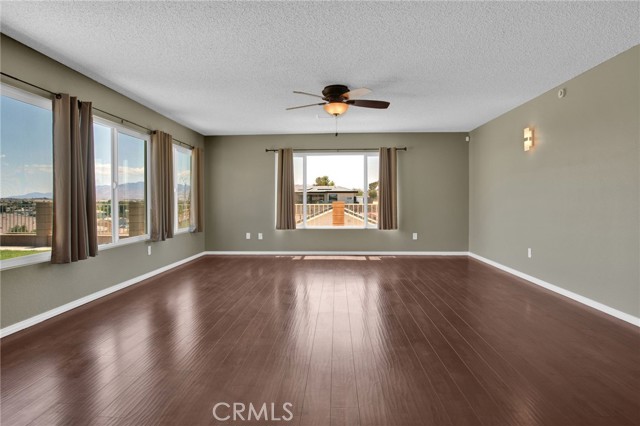 17965 Fremontia Lane, Victorville CA: https://media.crmls.org/medias/dd9a6bfb-752d-4c35-8135-454318fb9c7d.jpg