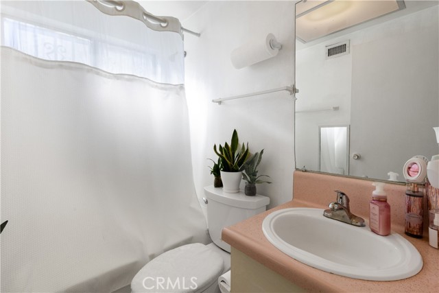 Detail Gallery Image 15 of 32 For 2038 Marigold, Pomona,  CA 91767 - 4 Beds | 2 Baths