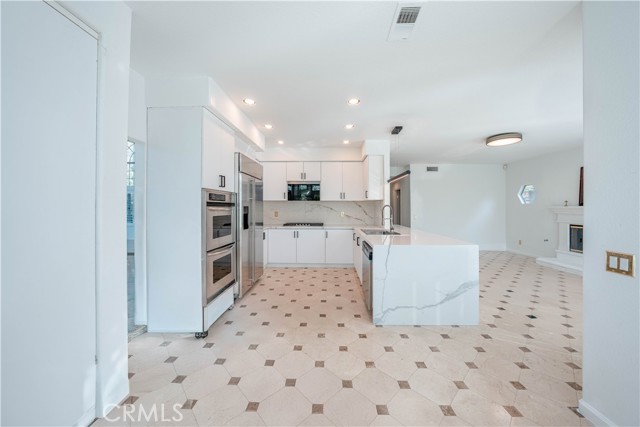 Detail Gallery Image 2 of 20 For 32981 N Peak, Trabuco Canyon,  CA 92679 - 4 Beds | 2/1 Baths