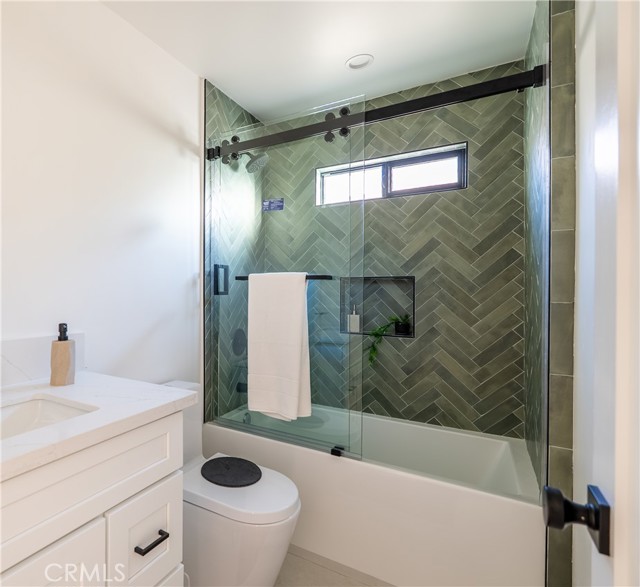 Detail Gallery Image 33 of 35 For 1719 Landis, Burbank,  CA 91504 - 6 Beds | 4 Baths