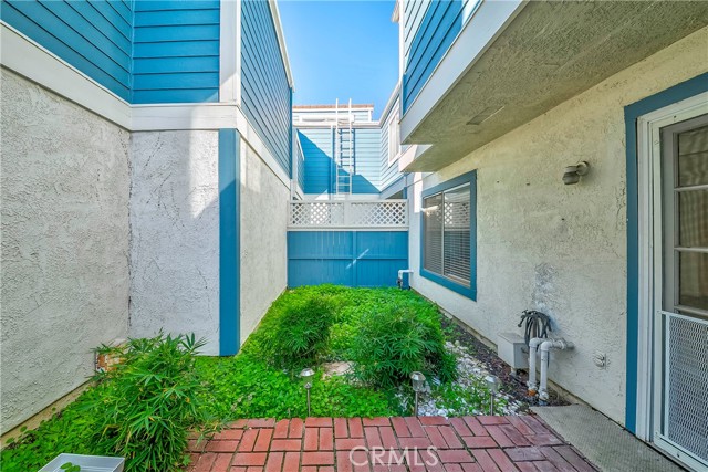 Detail Gallery Image 3 of 33 For 24121 High Knob #C,  Diamond Bar,  CA 91765 - 2 Beds | 2/1 Baths