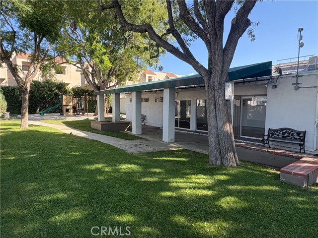 Detail Gallery Image 28 of 32 For 18619 Collins #F29,  Tarzana,  CA 91356 - 2 Beds | 2 Baths