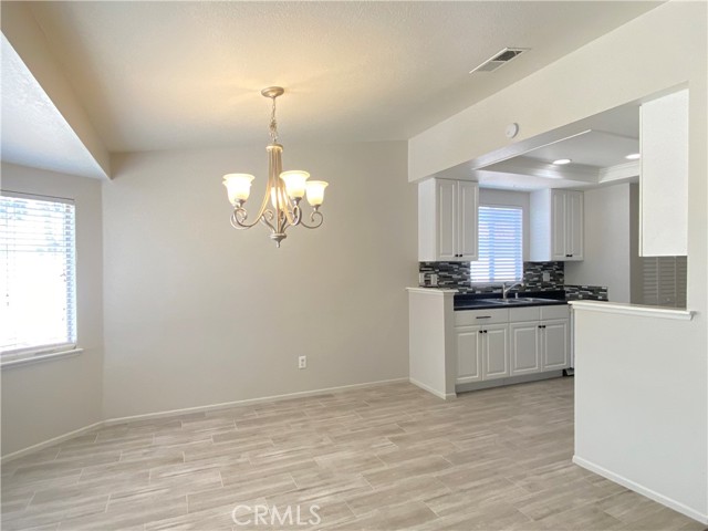 Detail Gallery Image 5 of 15 For 14663 Rio Grande Dr, Moreno Valley,  CA 92553 - 3 Beds | 2 Baths