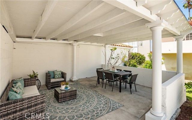 608 Knob Hill Avenue, Redondo Beach, California 90277, 3 Bedrooms Bedrooms, ,2 BathroomsBathrooms,Residential,For Sale,Knob Hill,SB26073677