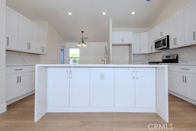 MLS #OC25164195 image #8