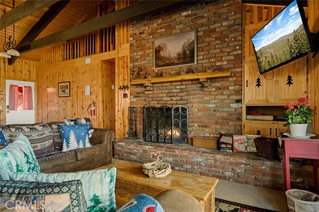 Detail Gallery Image 25 of 70 For 43897 Yosemite Drive, Big Bear Lake,  CA 92315 - 4 Beds | 2 Baths