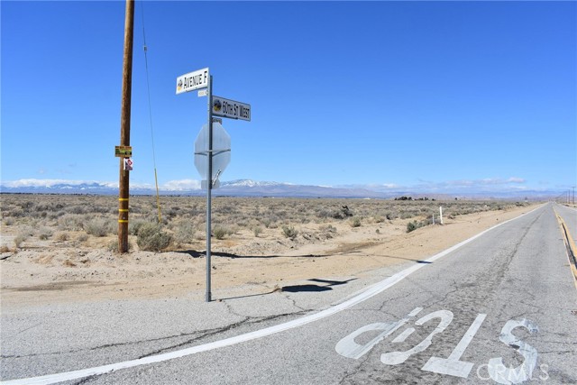 6000 W Avenue F, Lancaster CA: https://media.crmls.org/medias/dd9f54f0-5de9-49ac-ba7a-bad7e3ce10aa.jpg