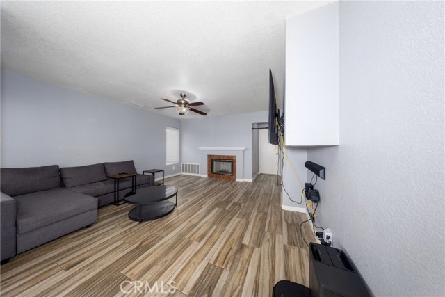 Detail Gallery Image 18 of 56 For 39749 Almansa Ct, Murrieta,  CA 92562 - 4 Beds | 2/1 Baths