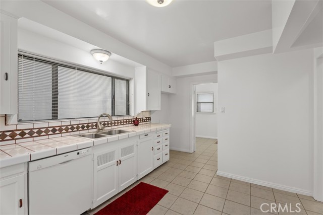 Detail Gallery Image 8 of 15 For 234 Nieto Ave, Long Beach,  CA 90803 - 2 Beds | 1 Baths