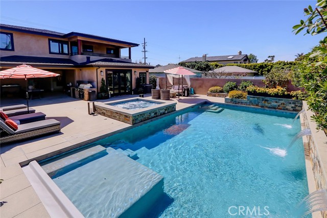 1833 8th Street, Manhattan Beach CA: https://media.crmls.org/medias/dda2d6e0-d64e-435c-a6f0-9a1aced9c126.jpg