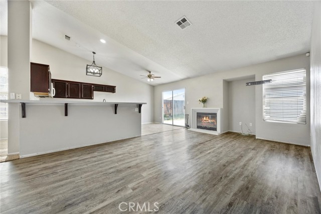 719 Baldwin Farms Drive, Bakersfield CA: https://media.crmls.org/medias/dda37896-ad90-4259-b7df-9fde7a1cf8d3.jpg