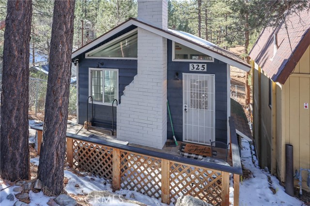 Detail Gallery Image 1 of 47 For 325 Hilltop Ln, Big Bear City,  CA 92314 - 1 Beds | 1 Baths